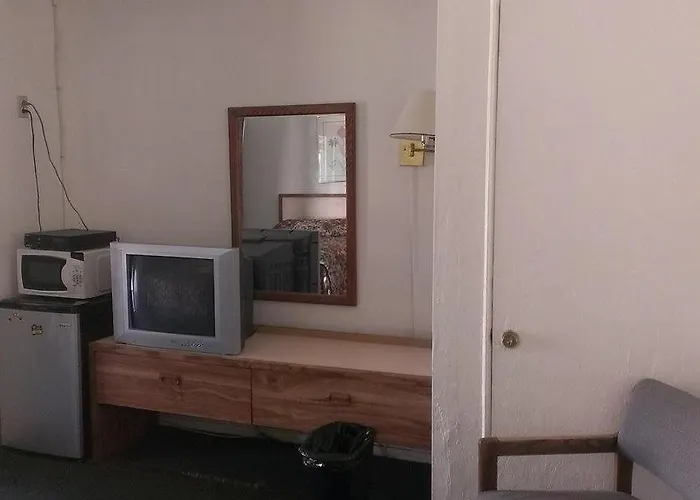 Hotel Economy 2*